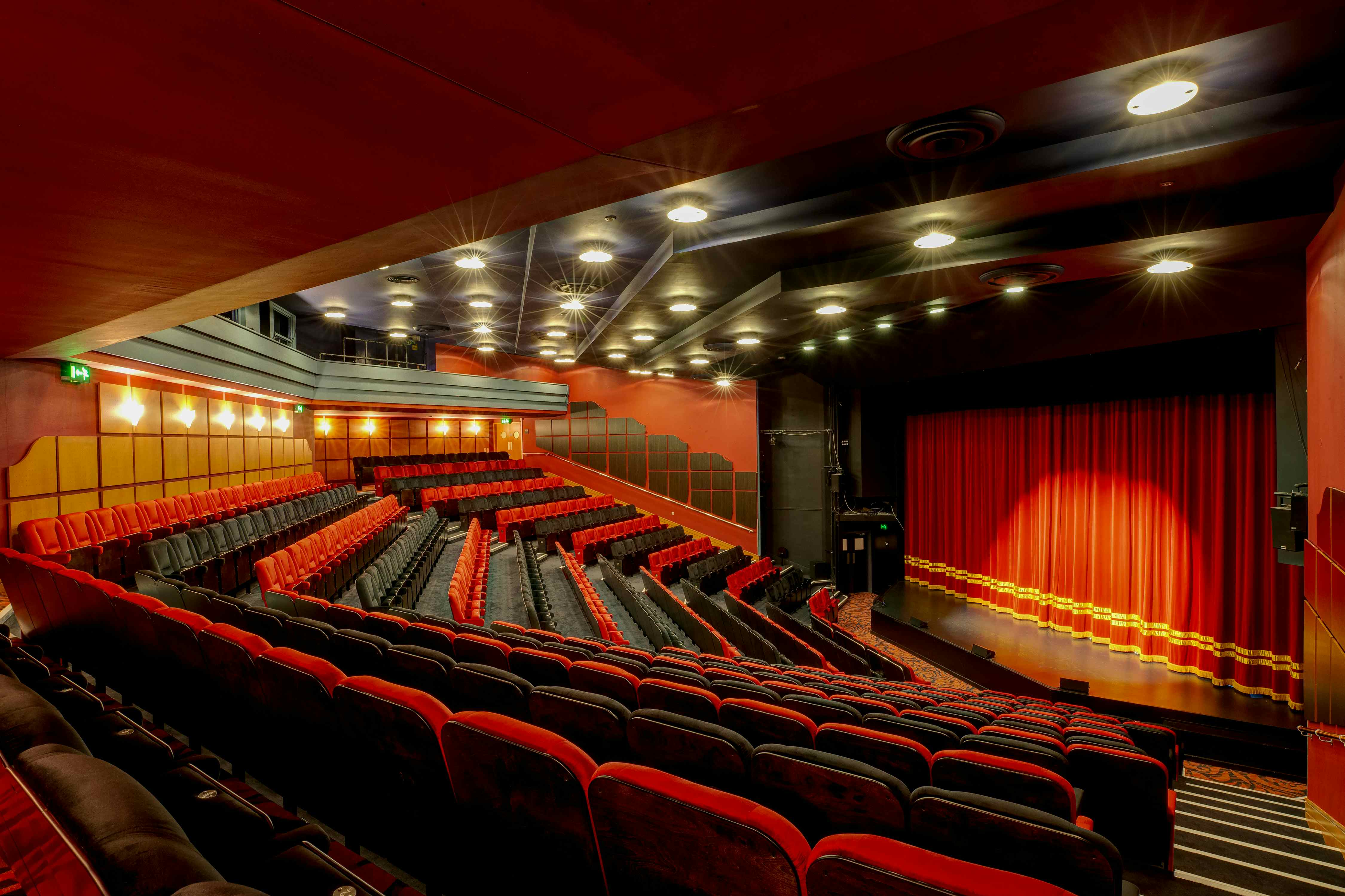 Auditorium, Shaw Theatre
